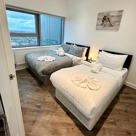 Alarabi Apartments-Two Bedrooms Apartment Κρόιντον Εξωτερικό φωτογραφία