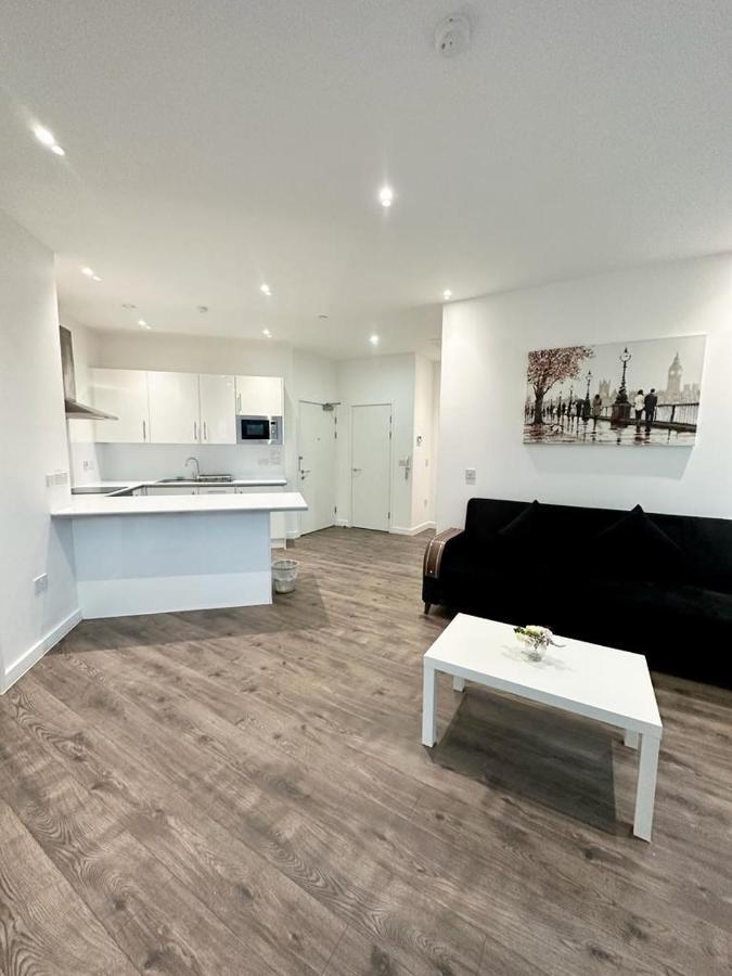 Alarabi Apartments-Two Bedrooms Apartment Κρόιντον Εξωτερικό φωτογραφία