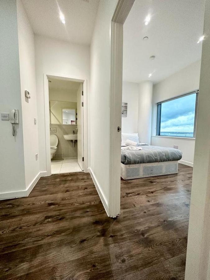 Alarabi Apartments-Two Bedrooms Apartment Κρόιντον Εξωτερικό φωτογραφία