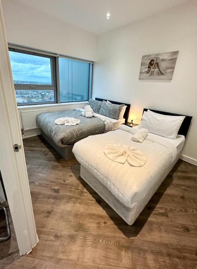 Alarabi Apartments-Two Bedrooms Apartment Κρόιντον Εξωτερικό φωτογραφία