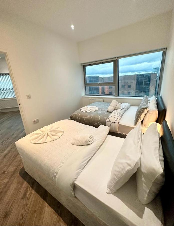 Alarabi Apartments-Two Bedrooms Apartment Κρόιντον Εξωτερικό φωτογραφία