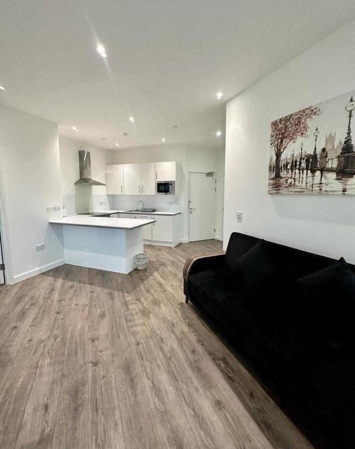 Alarabi Apartments-Two Bedrooms Apartment Κρόιντον Εξωτερικό φωτογραφία