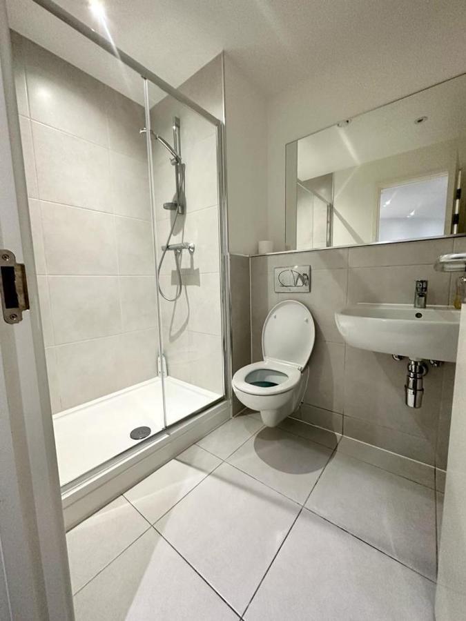 Alarabi Apartments-Two Bedrooms Apartment Κρόιντον Εξωτερικό φωτογραφία