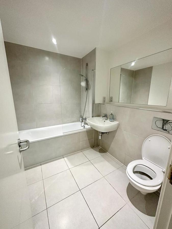 Alarabi Apartments-Two Bedrooms Apartment Κρόιντον Εξωτερικό φωτογραφία
